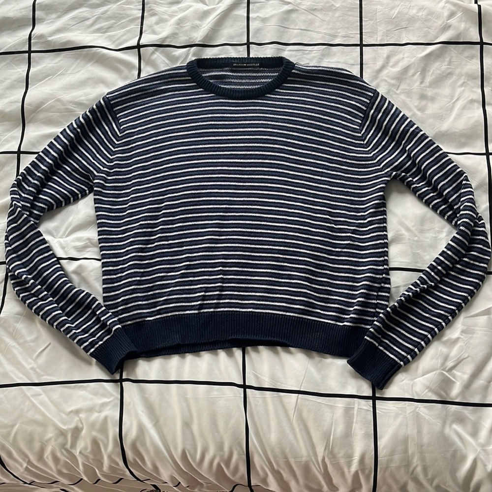 Brandy Melville sweater/long sleeve
